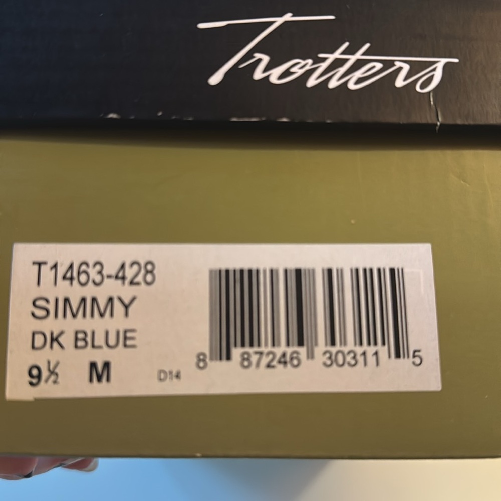 Trotters Simmy Mary Jane Flats - Picture 8 of 8
